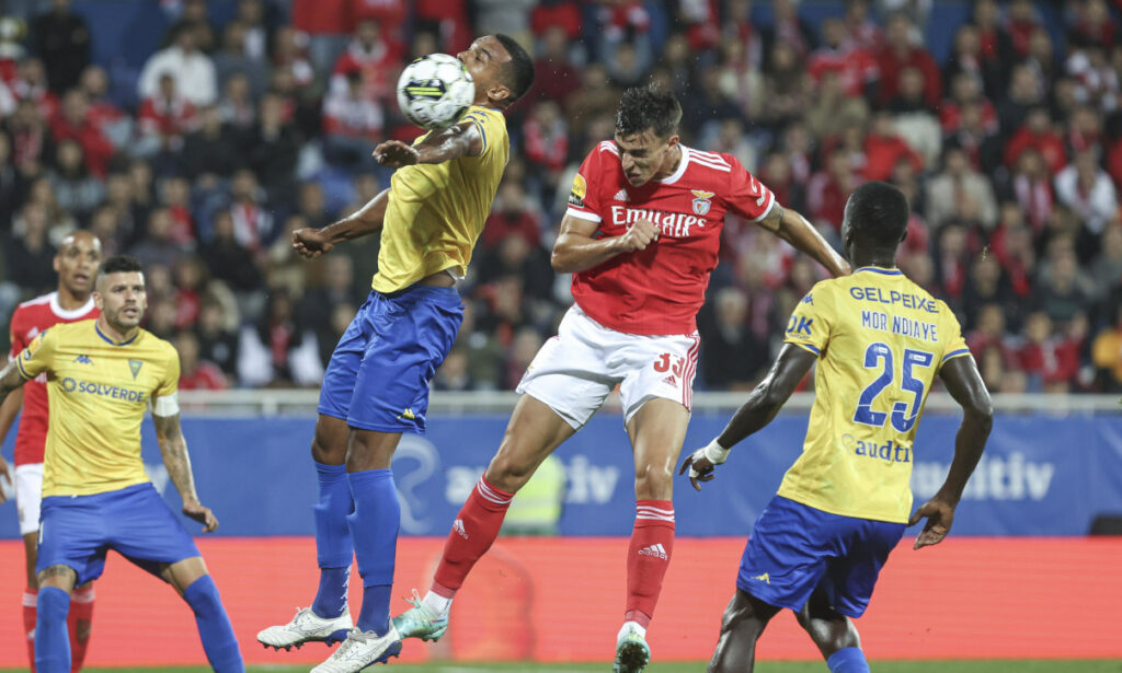 Nhận định soi kèo Benfica vs Estoril Praia vào 01h45 ngày 24/12/2024 nhan-dinh-soi-keo-benfica-vs-estoril-praia-vao-01h45-ngay-24-12-2024-1